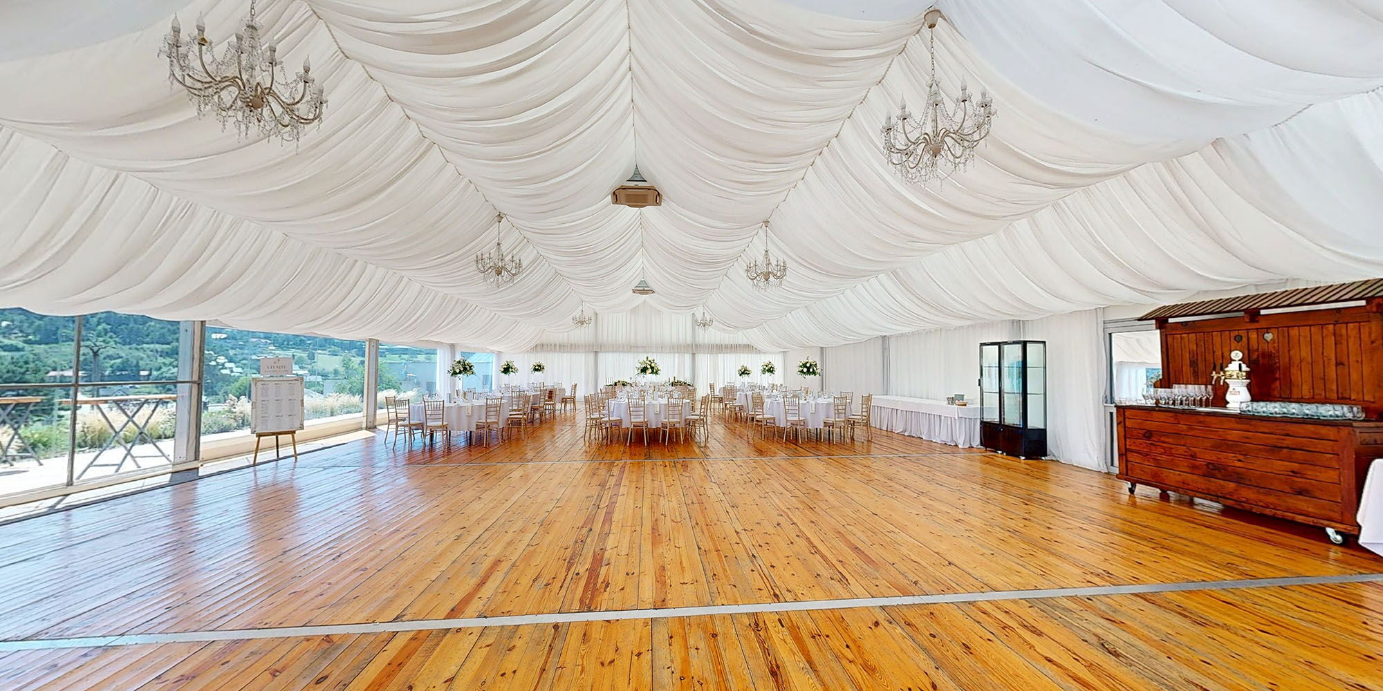 Why do modern brides love interactive virtual tours?