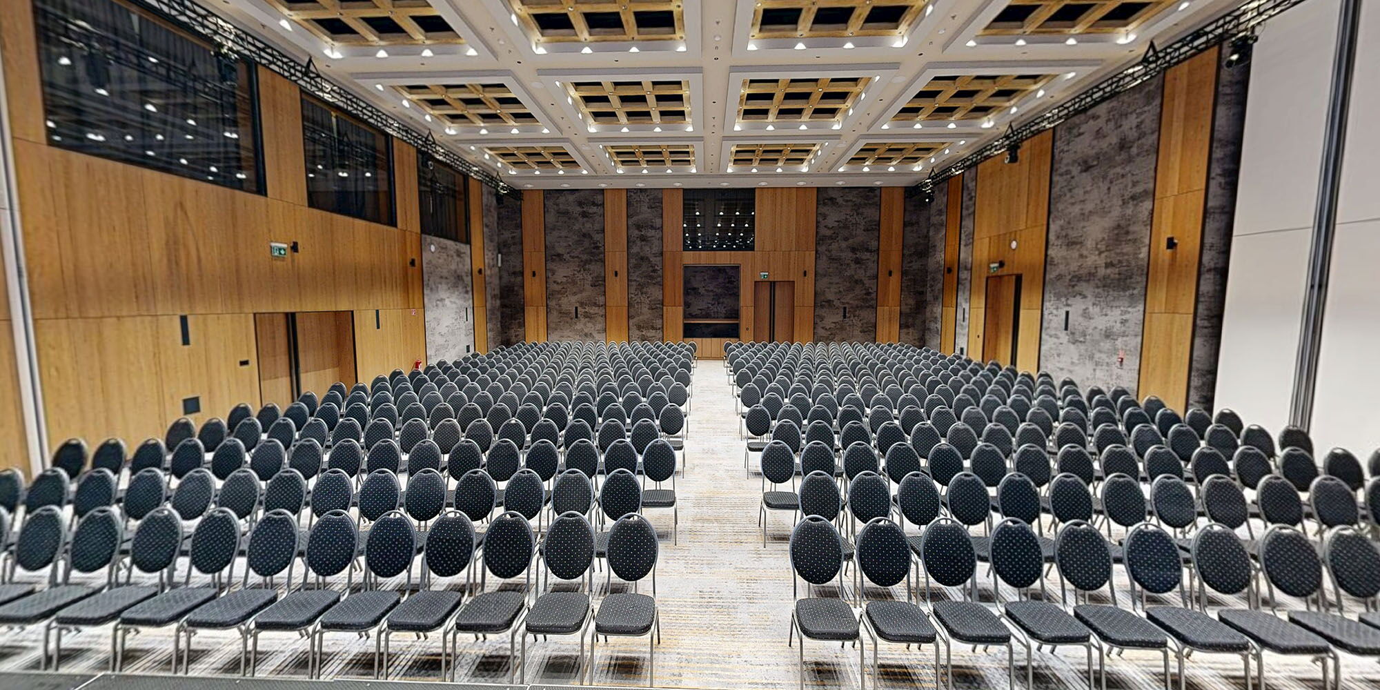 Present congress halls interactively, realistically and at any time